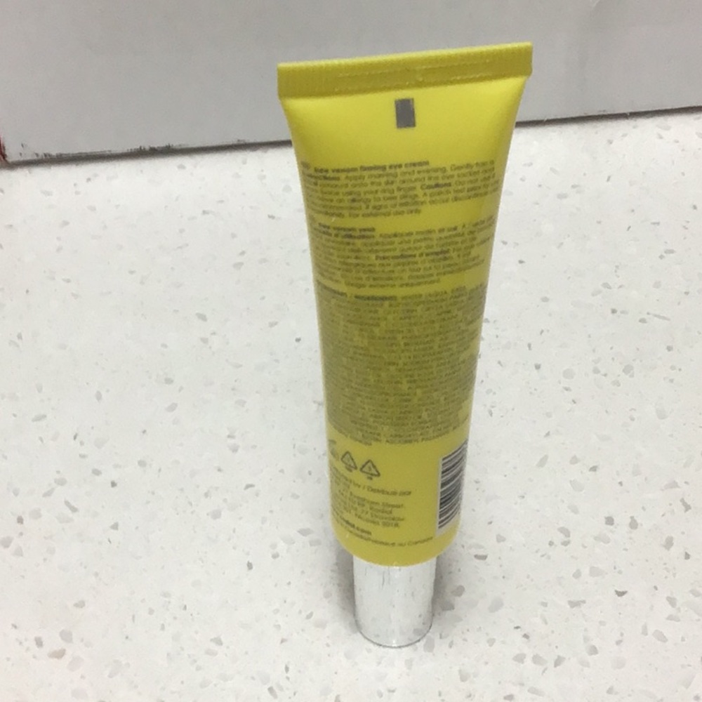 RODIAL

Bee Venom Eye Cream - Picture 4 of 4